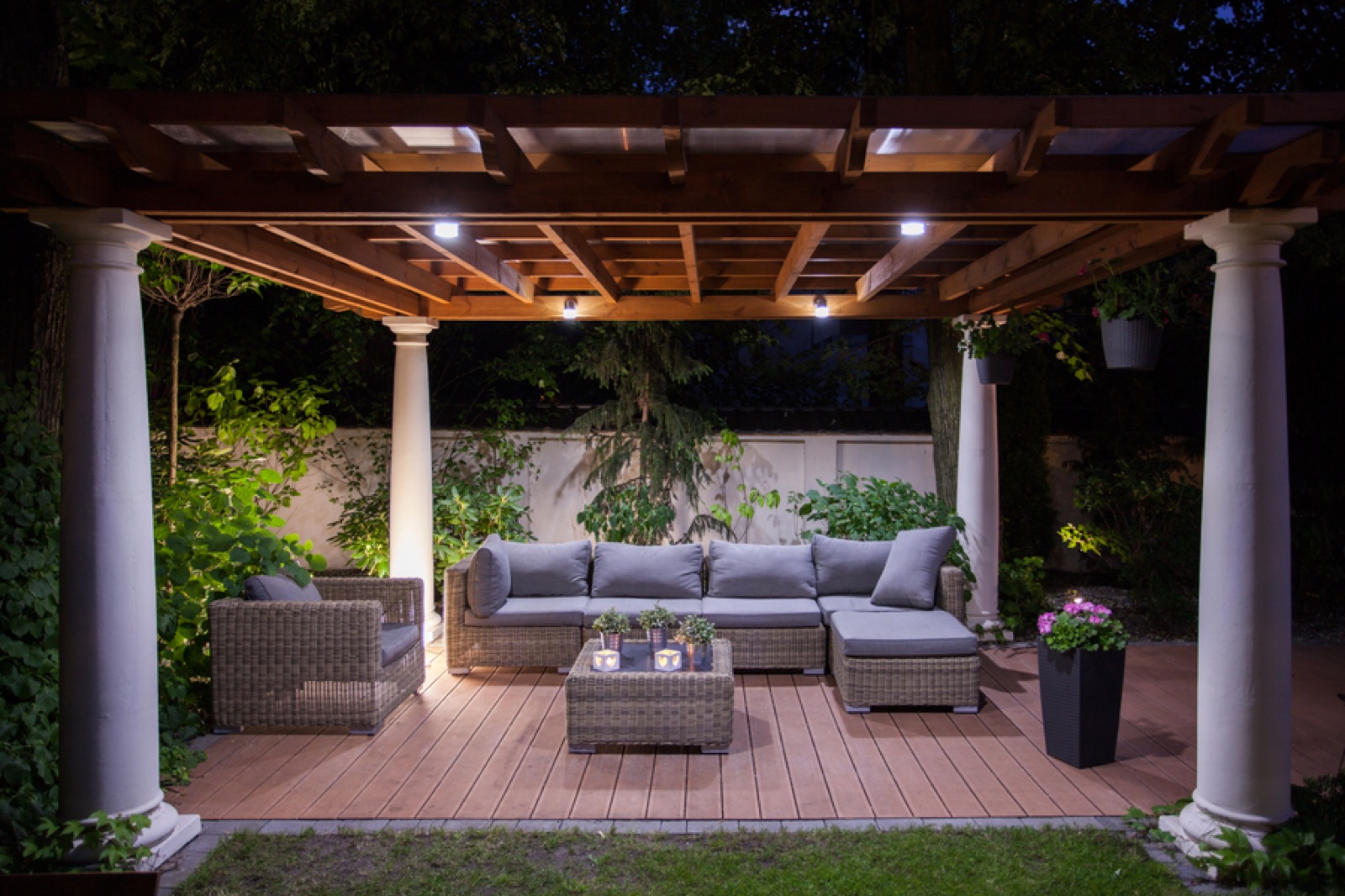 What To Consider When Choosing An Outdoor Entertainment System