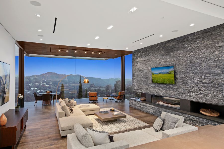 The Connection Between a Smart Home and a Home Automation Company