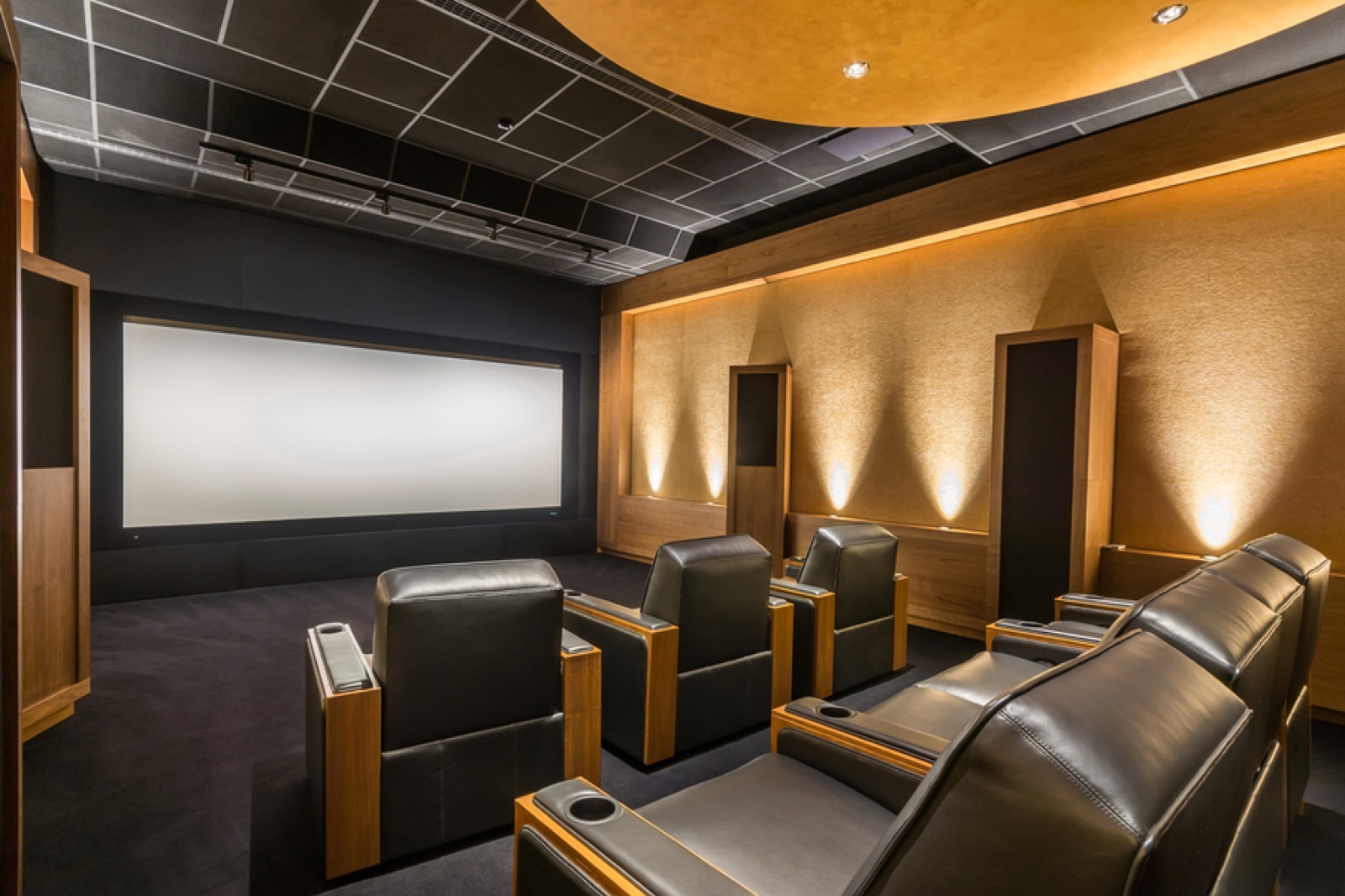How to Choose the Right Home Theater Design For Your Home