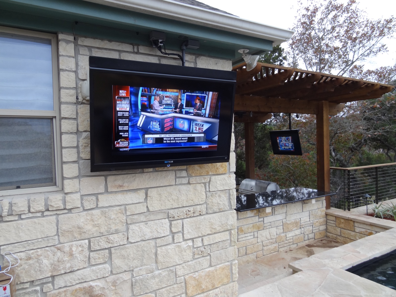 Barton Creek Outdoor Living TVs