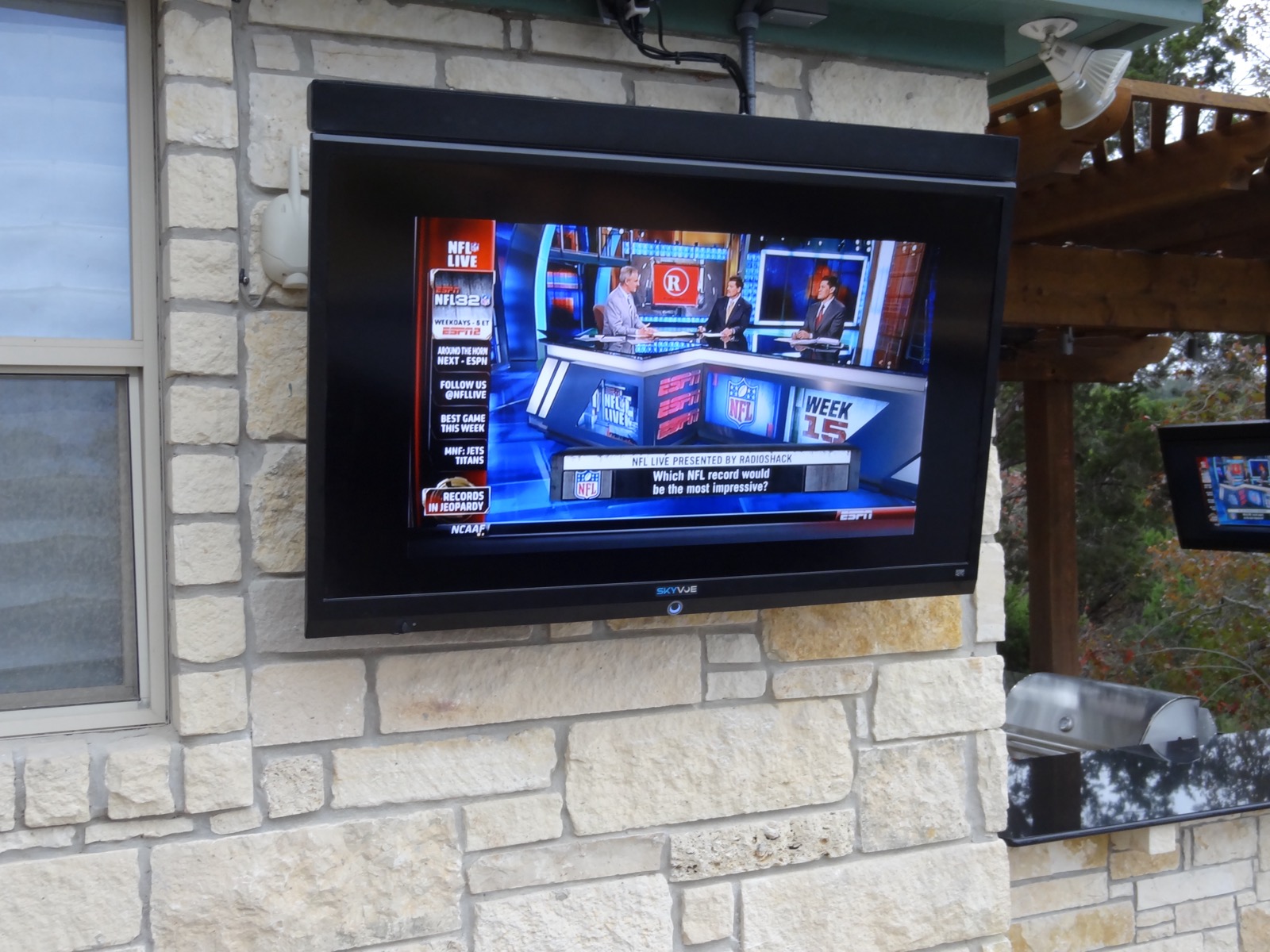 Barton Creek Outdoor TV and Soundbar