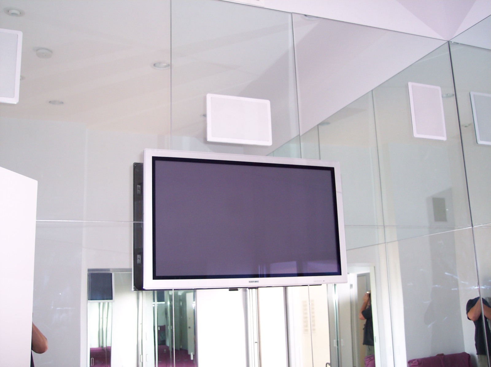 Lake home Gym TV and Surround Sound
