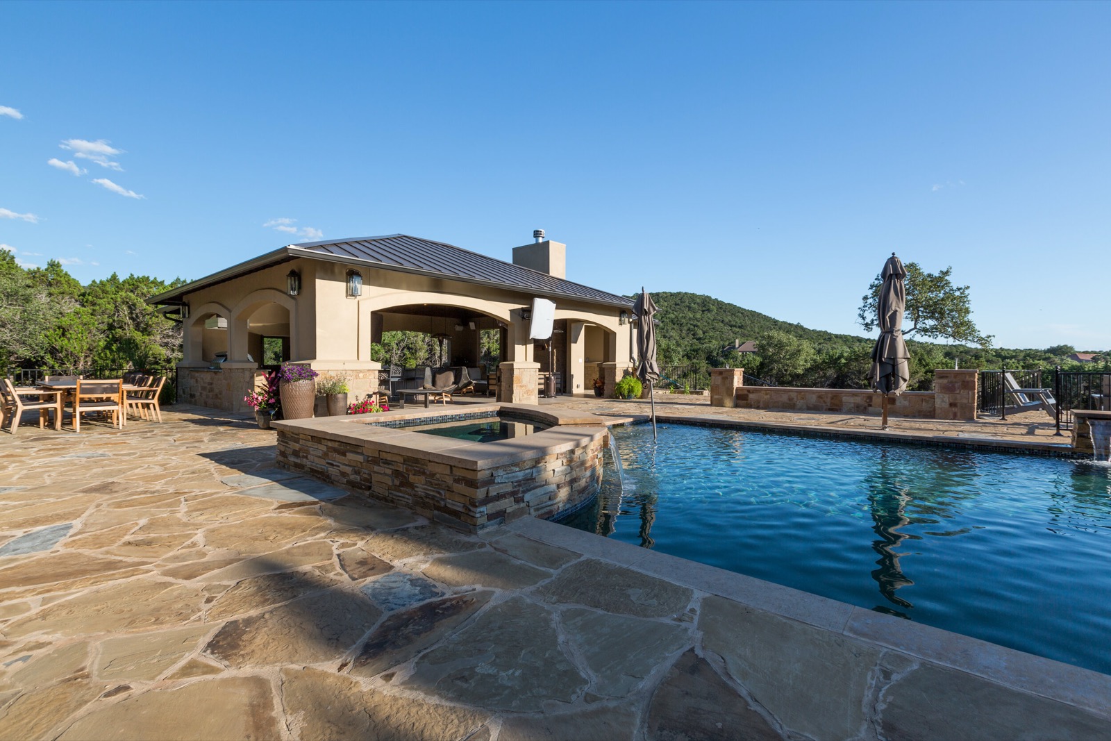 Luxury Living on Lake Travis featured project